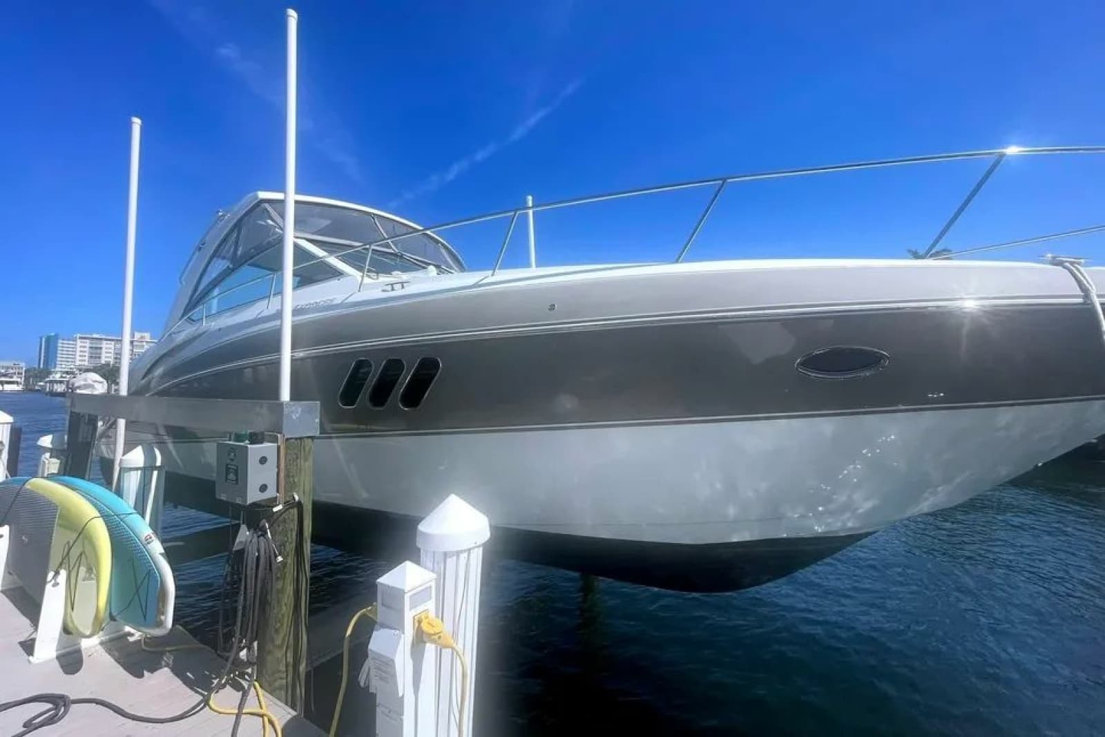 2014 Cruisers Yachts 380 Express - Photo 6