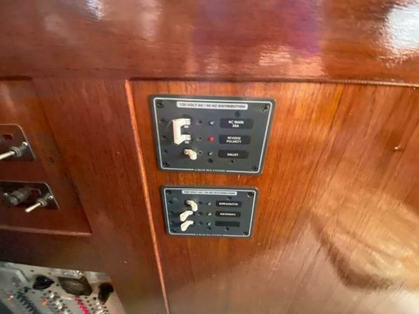 1984 Burns Craft 48 MY - Photo 90