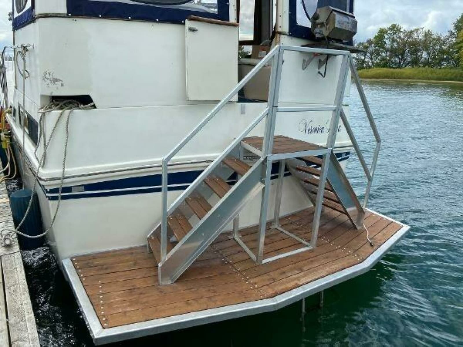 1984 Burns Craft 48 MY - Photo 21