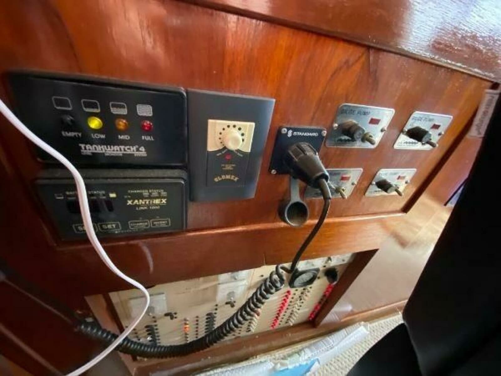 1984 Burns Craft 48 MY - Photo 88