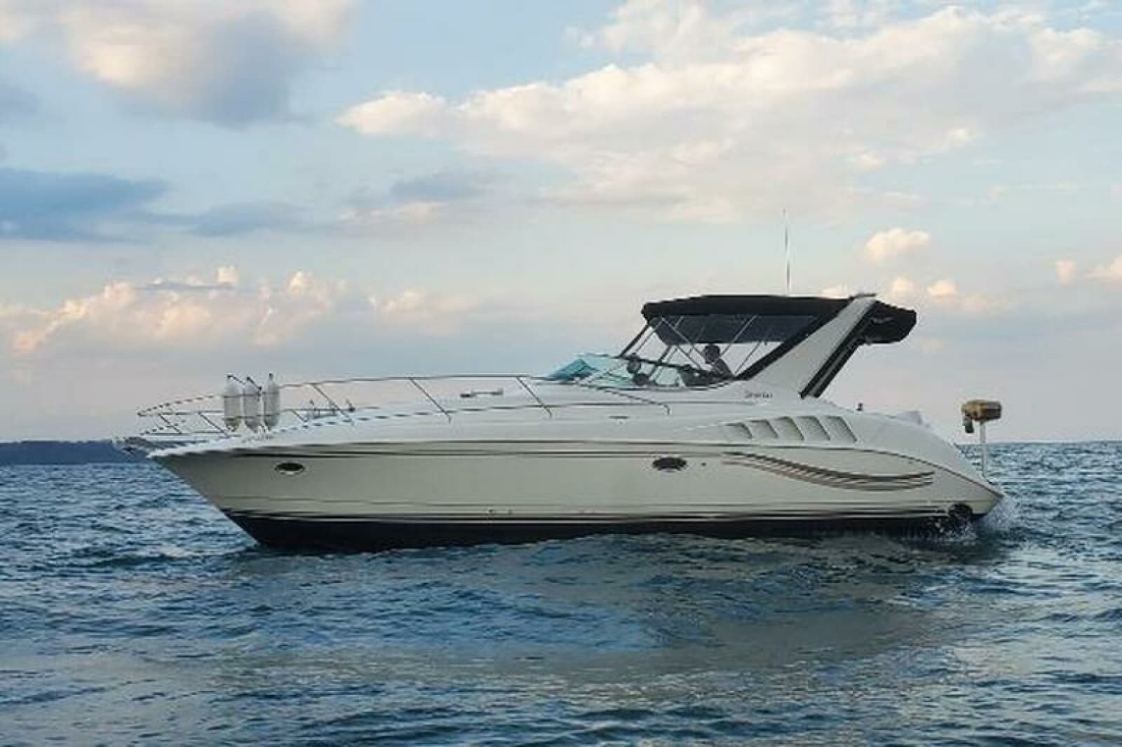 1996 Silverton 361 Express - Photo 1