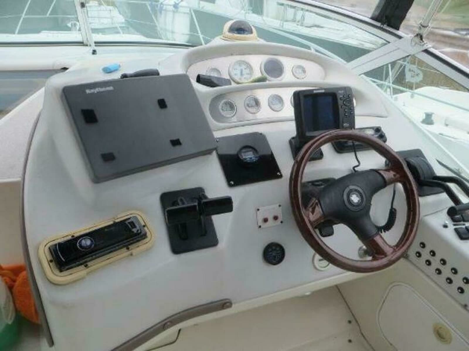 1996 Silverton 361 Express - Photo 5