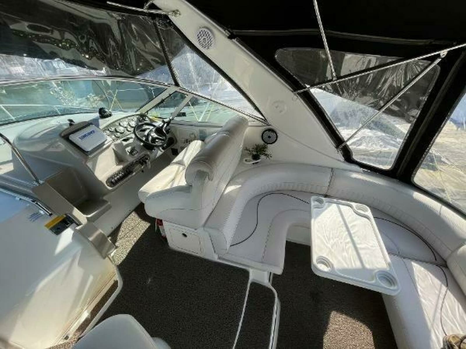 2001 Cruisers Yachts 3470 - Photo 4
