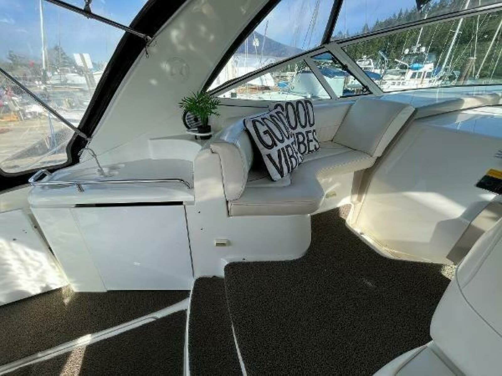2001 Cruisers Yachts 3470 - Photo 7