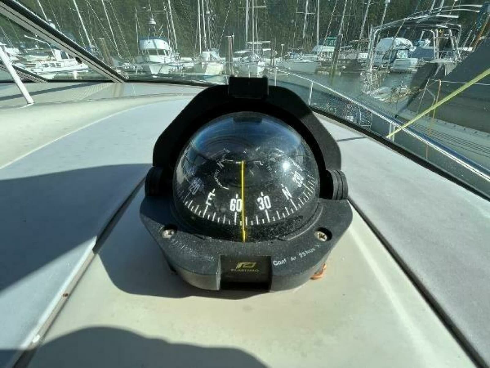 2001 Cruisers Yachts 3470 - Photo 21