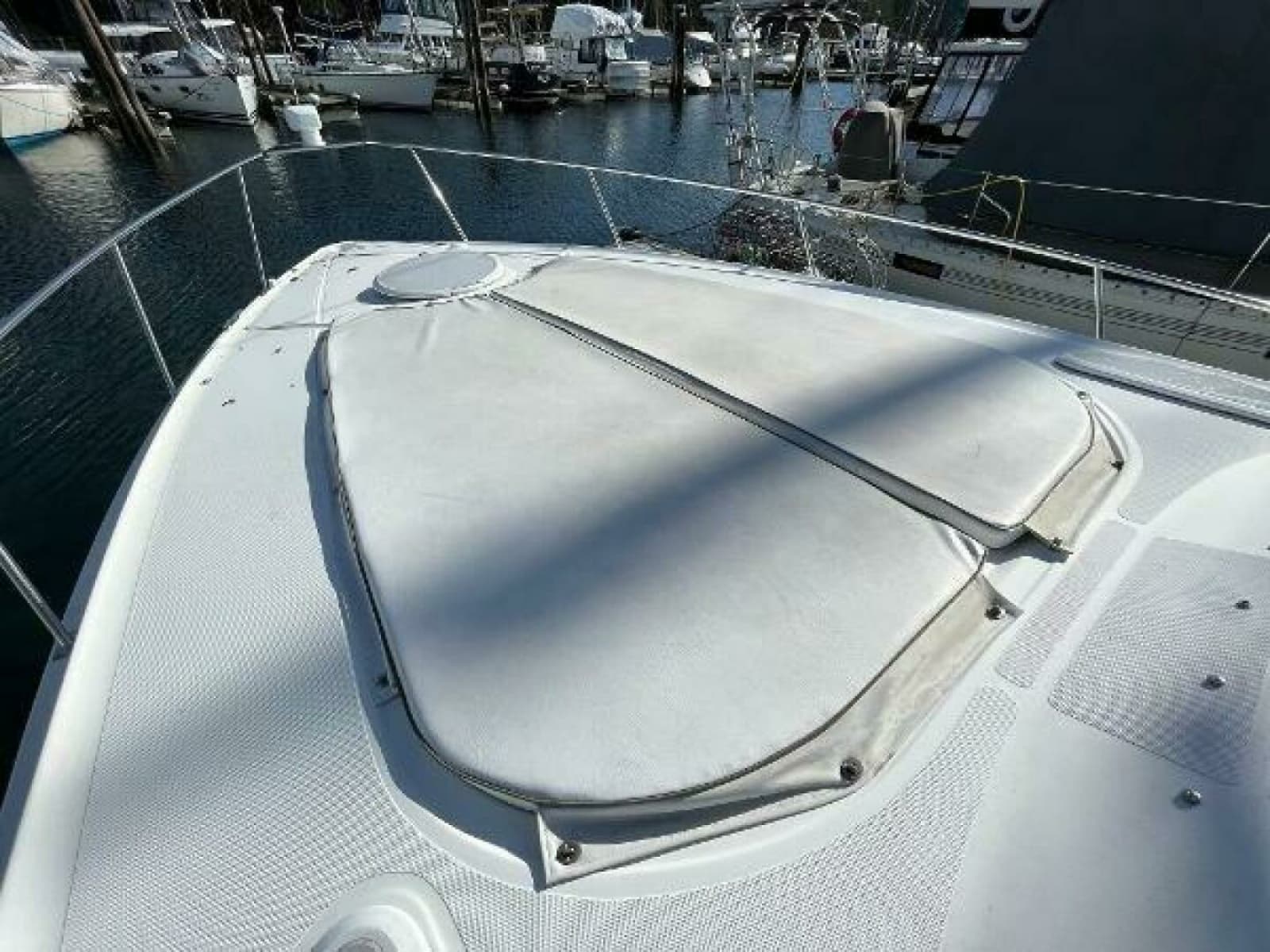 2001 Cruisers Yachts 3470 - Photo 27