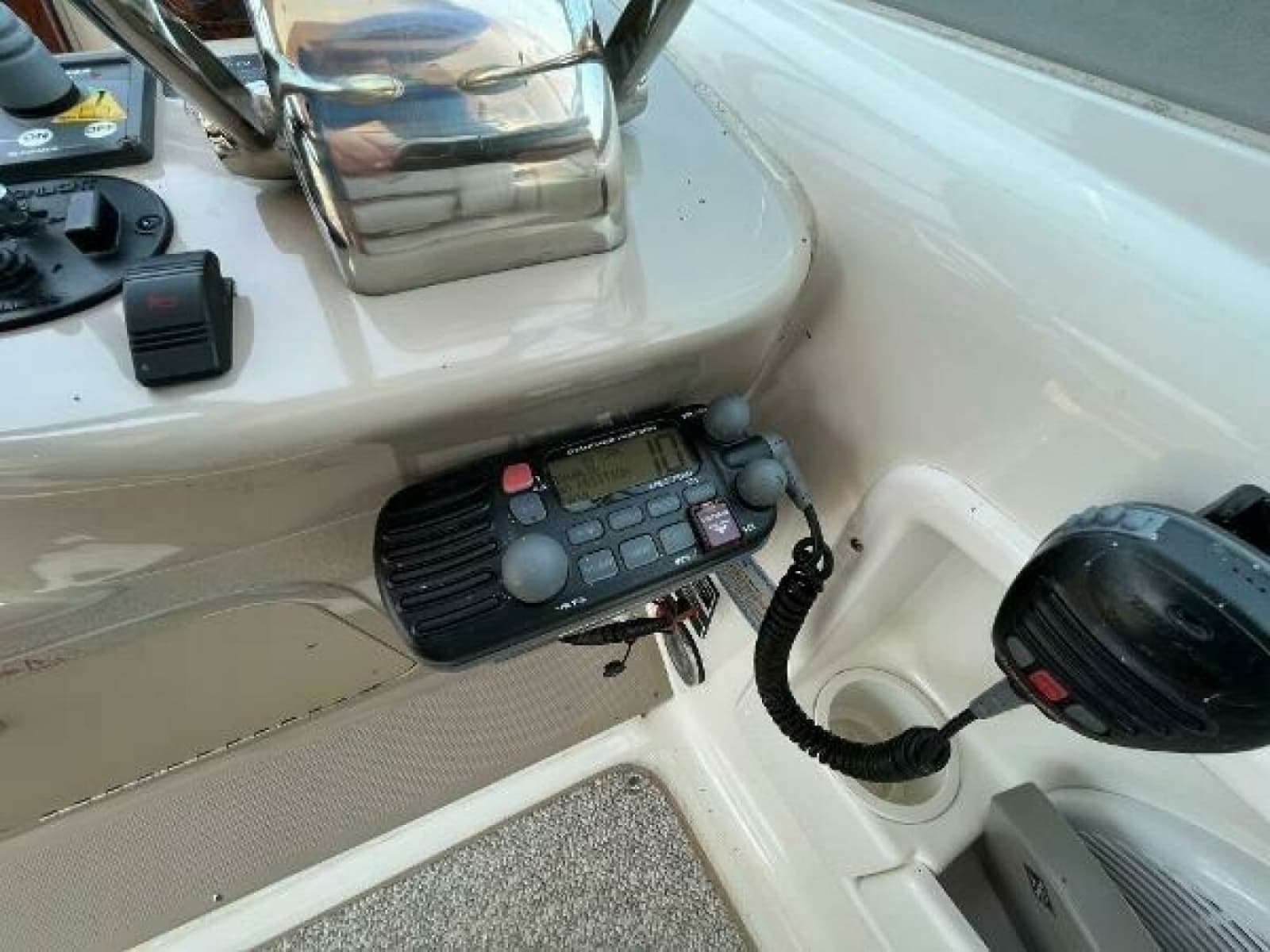 2003 Sea Ray 340 Sundancer - Photo 24
