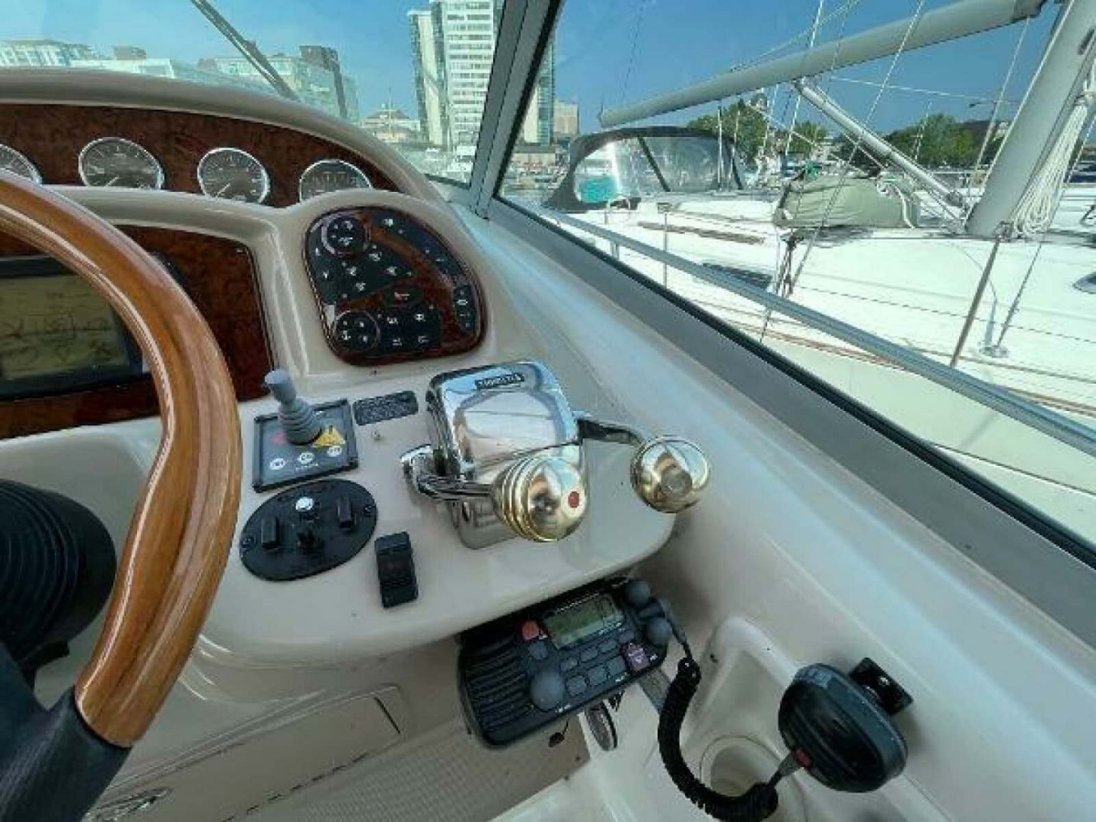 2003 Sea Ray 340 Sundancer - Photo 23