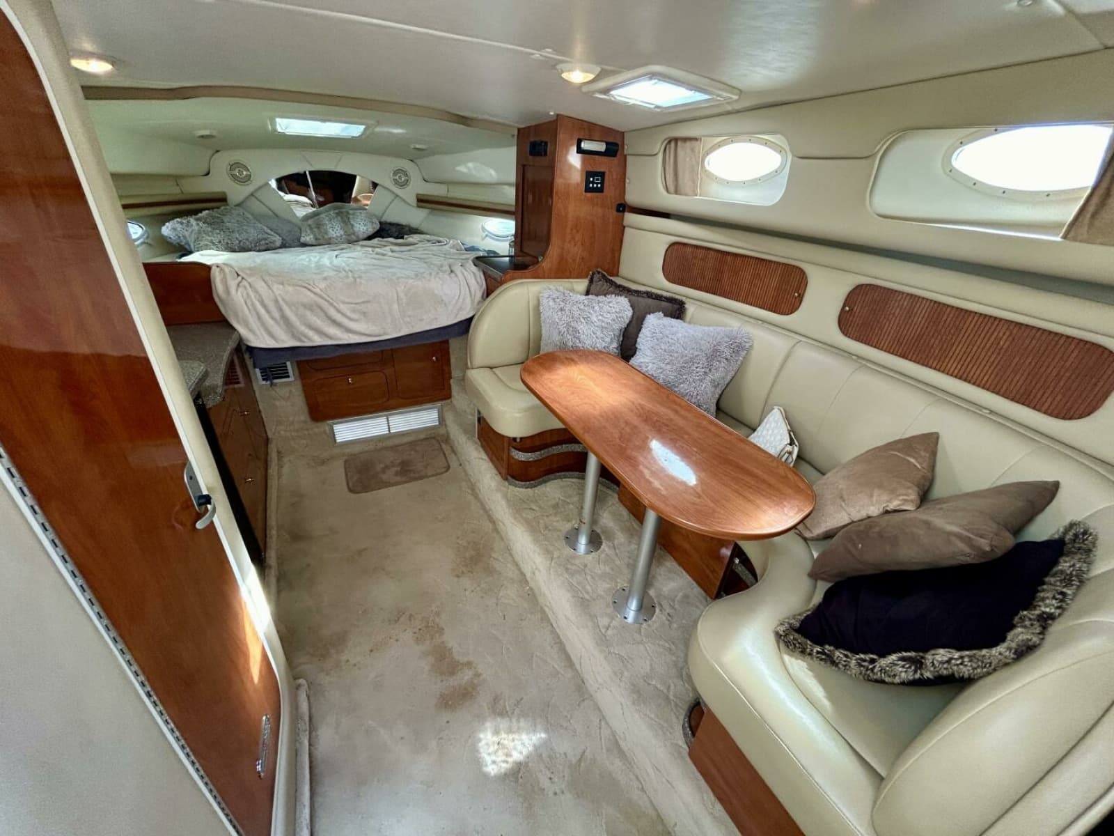 2005 Rinker 342 Fiesta Vee - Photo 6