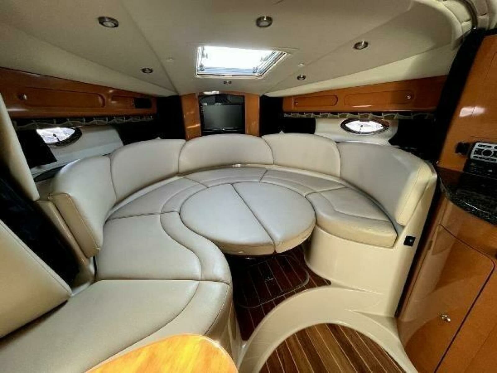2008 Chaparral 330 Signature - Photo 24