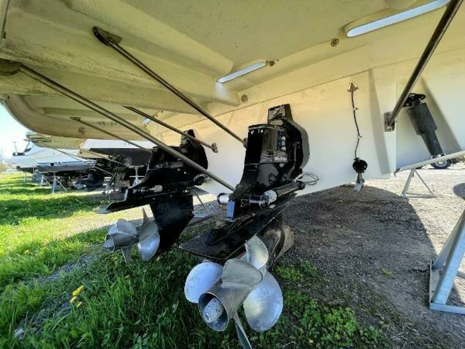 2008 Chaparral 330 Signature - Photo 12