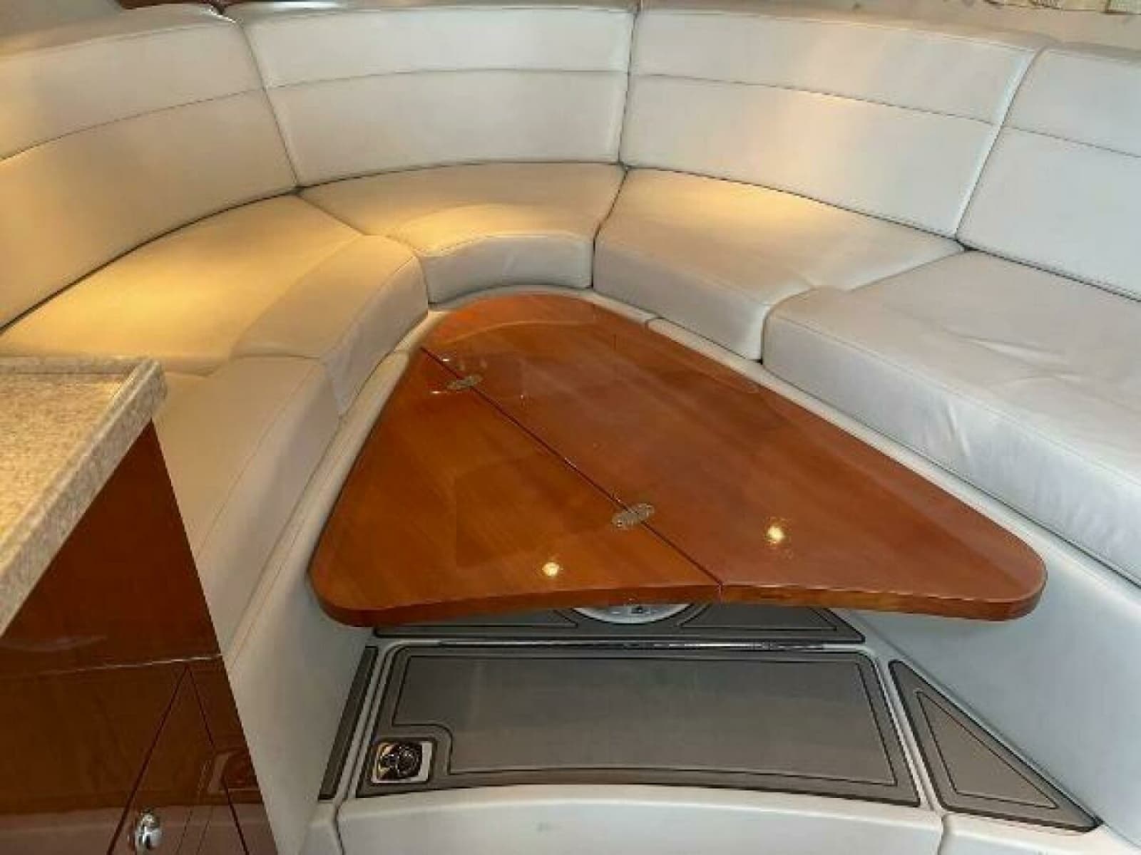 2005 Regal 3060 Window Express - Photo 33