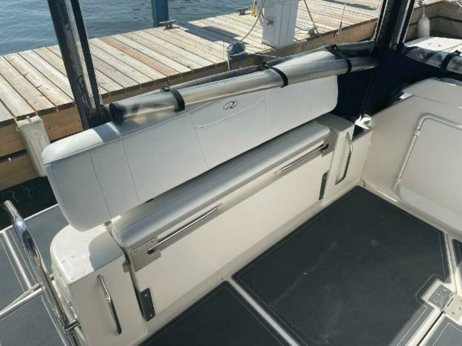 2005 Regal 3060 Window Express - Photo 14
