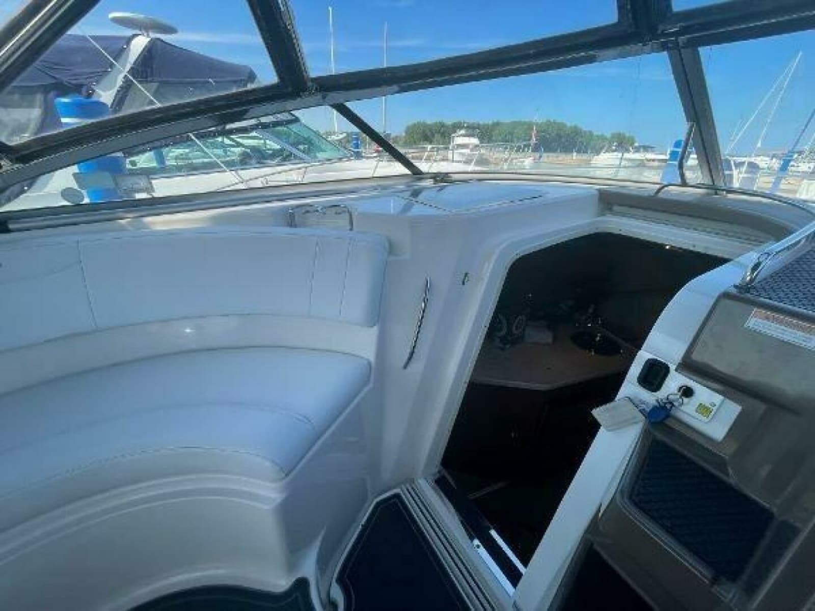 2005 Regal 3060 Window Express - Photo 20