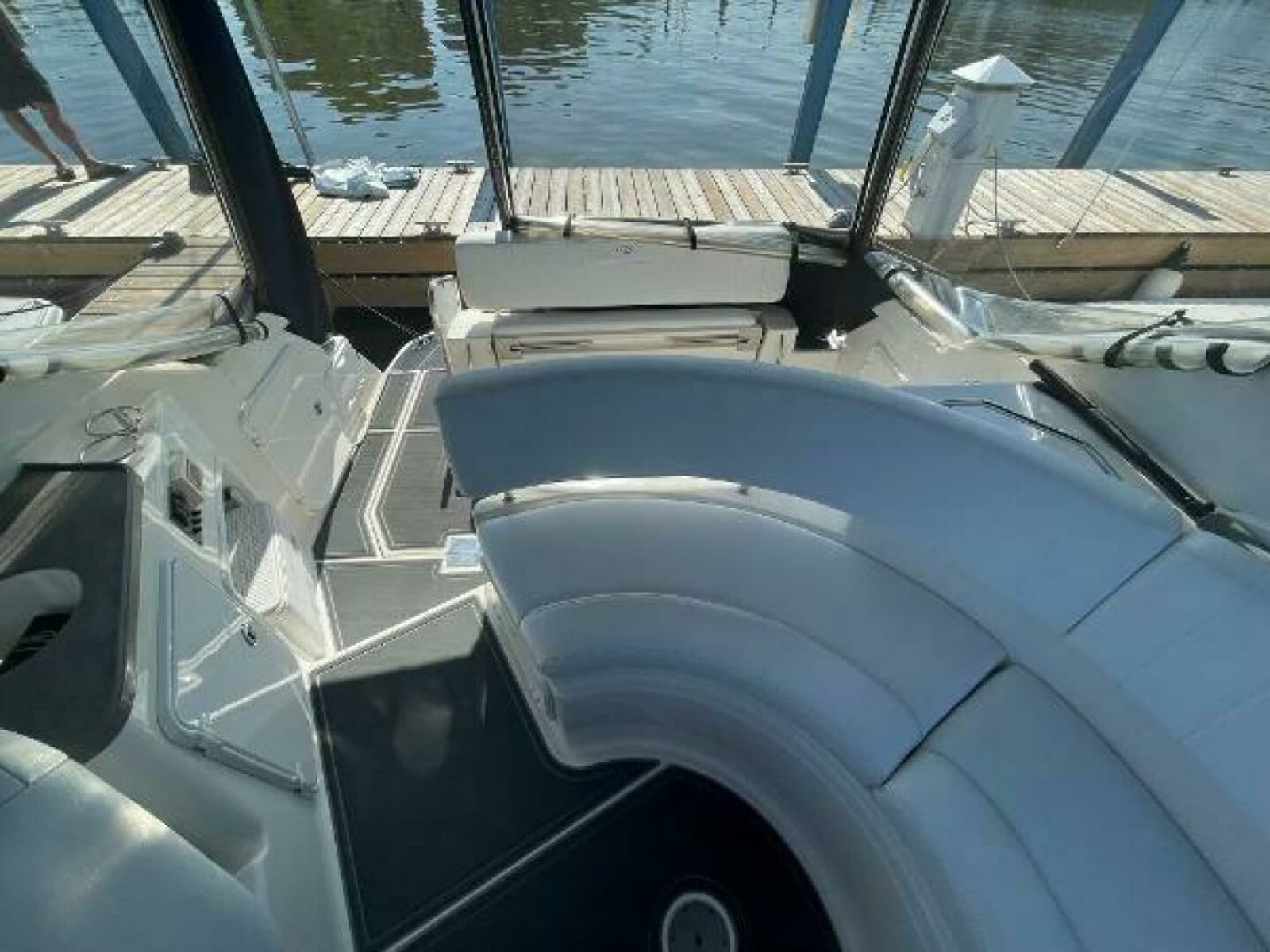 2005 Regal 3060 Window Express - Photo 30
