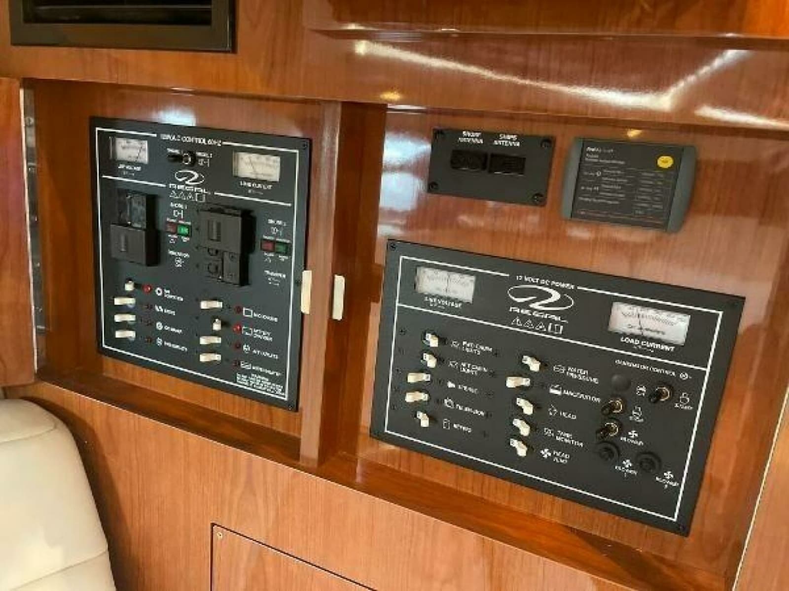 2005 Regal 3060 Window Express - Photo 43
