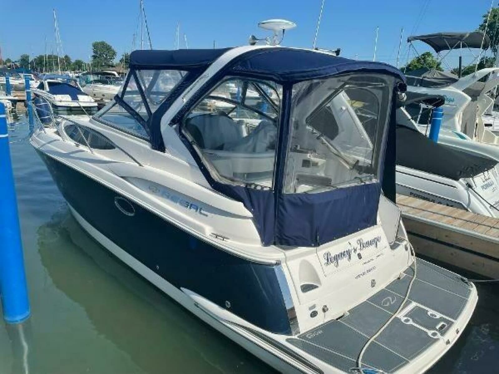 2005 Regal 3060 Window Express - Photo 8