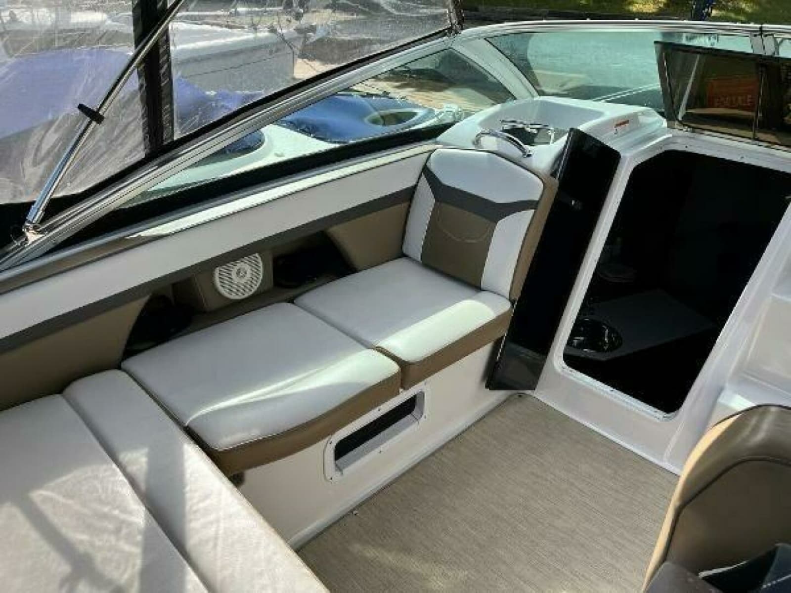 2016 Four Winns V255 - Photo 30