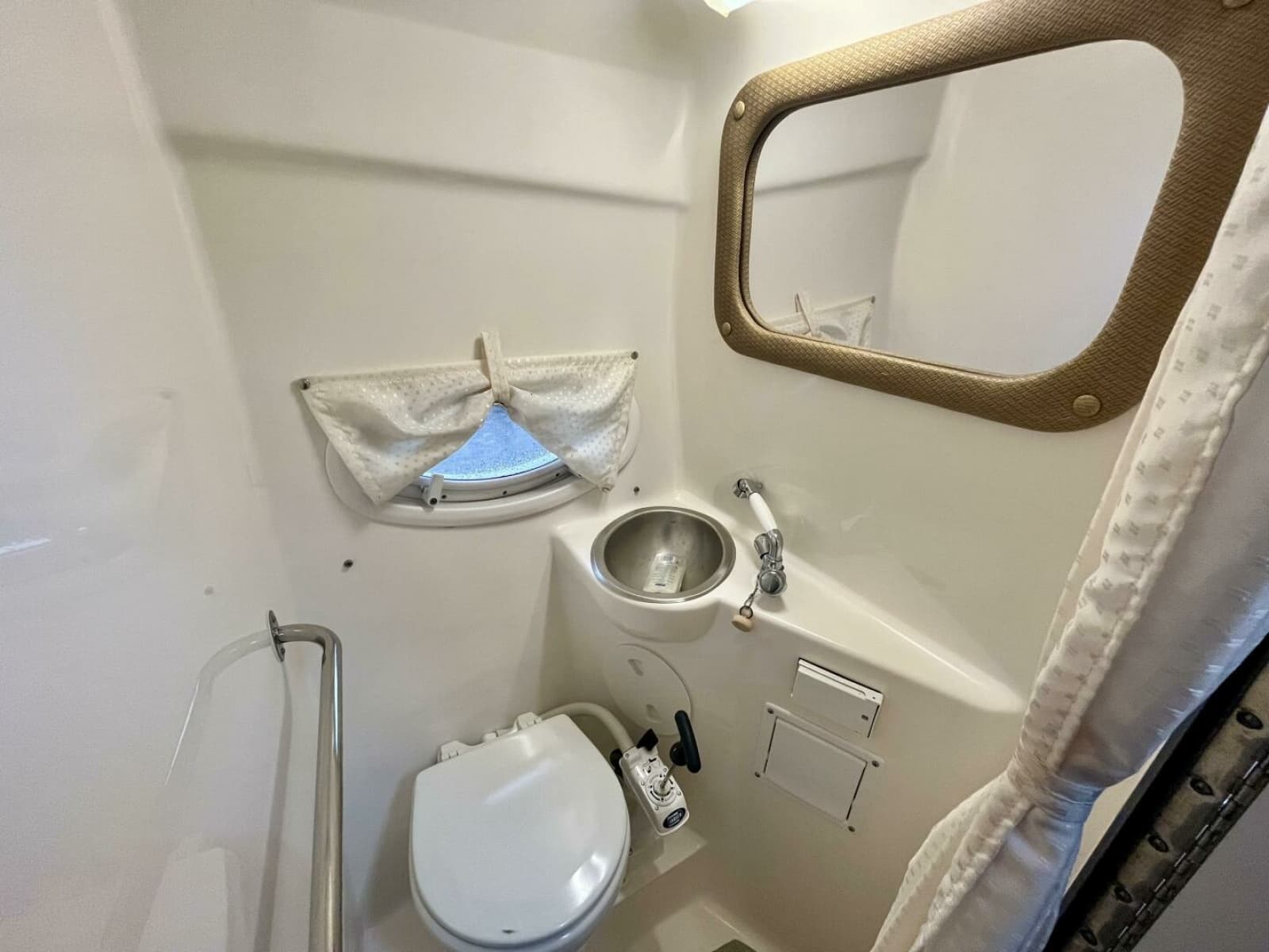 2009 Rinker 260 Express - Photo 25