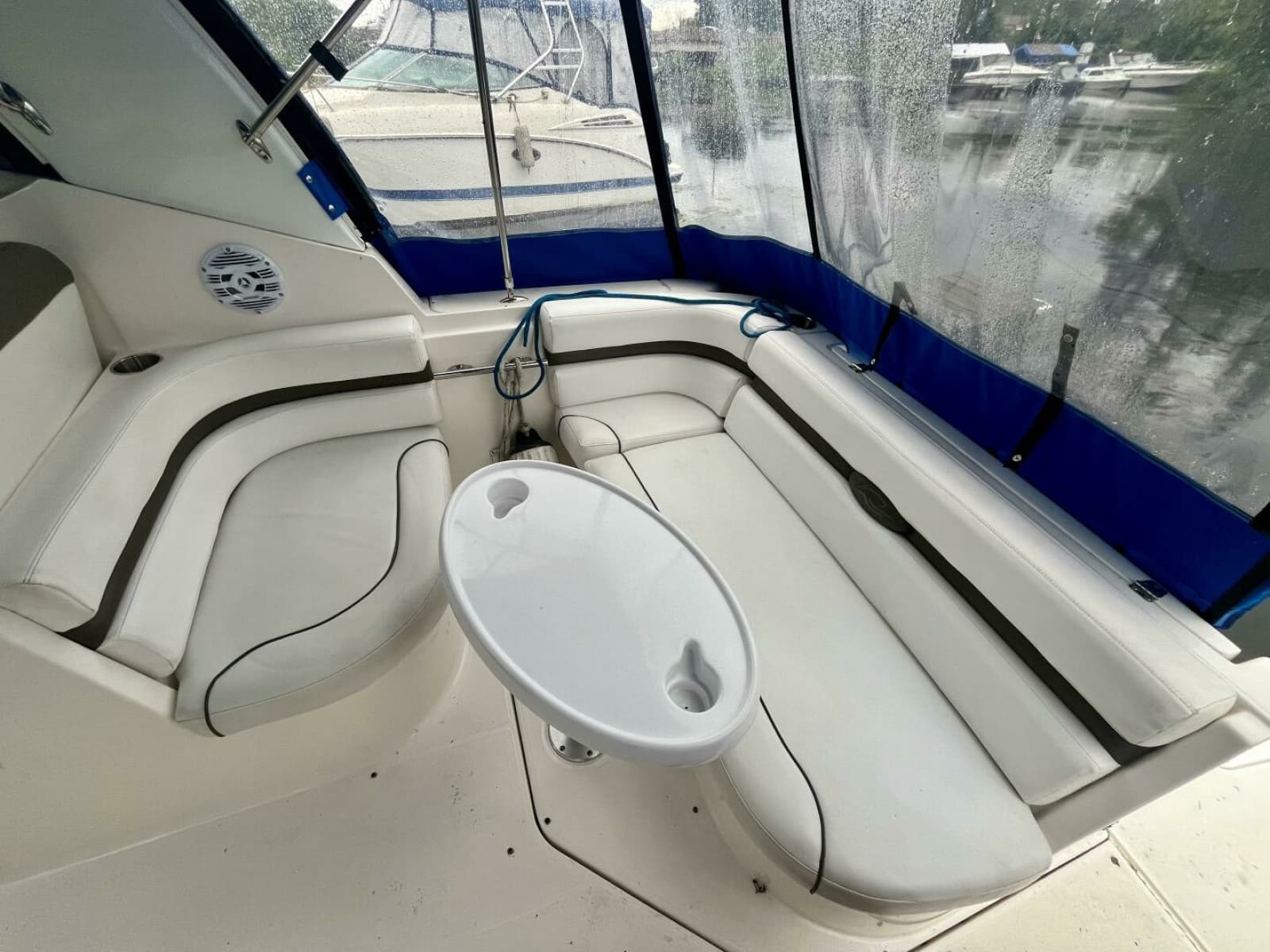 2009 Rinker 260 Express - Photo 6