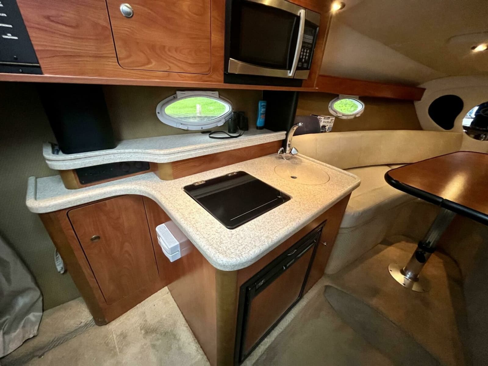 2009 Rinker 260 Express - Photo 15