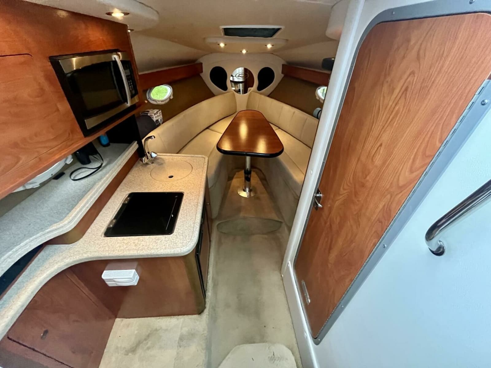 2009 Rinker 260 Express - Photo 14