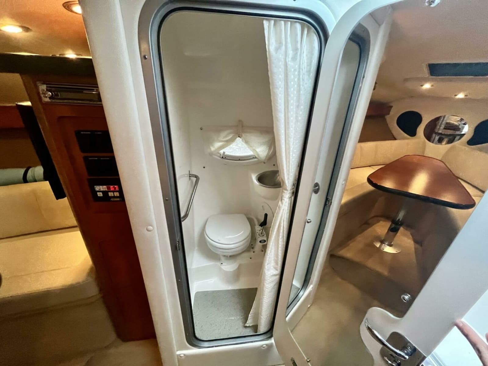 2009 Rinker 260 Express - Photo 24