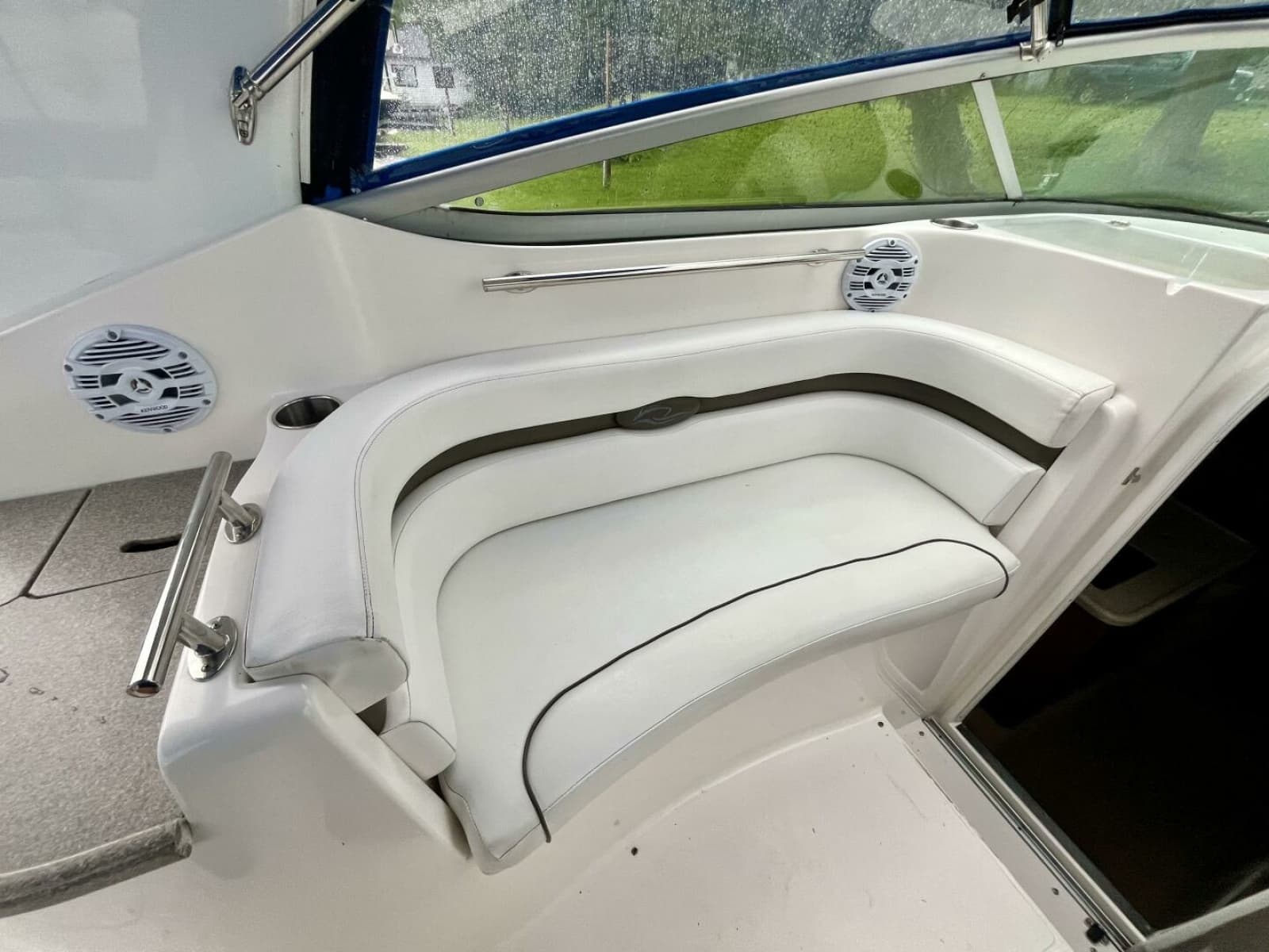 2009 Rinker 260 Express - Photo 10