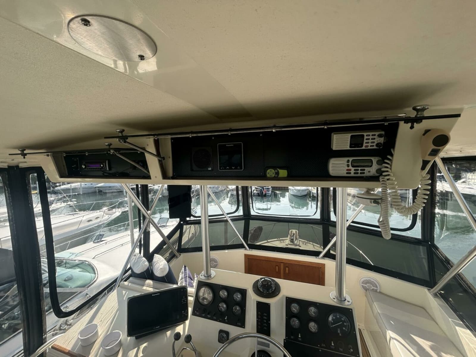 1986 Viking Boats 35 Convertible - Photo 15
