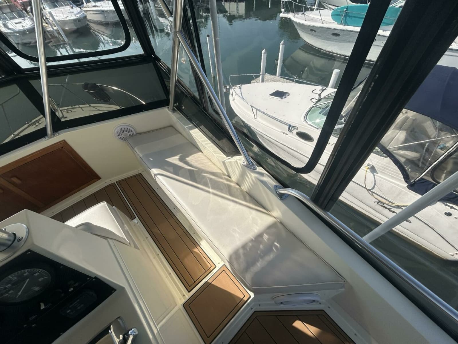 1986 Viking Boats 35 Convertible - Photo 19
