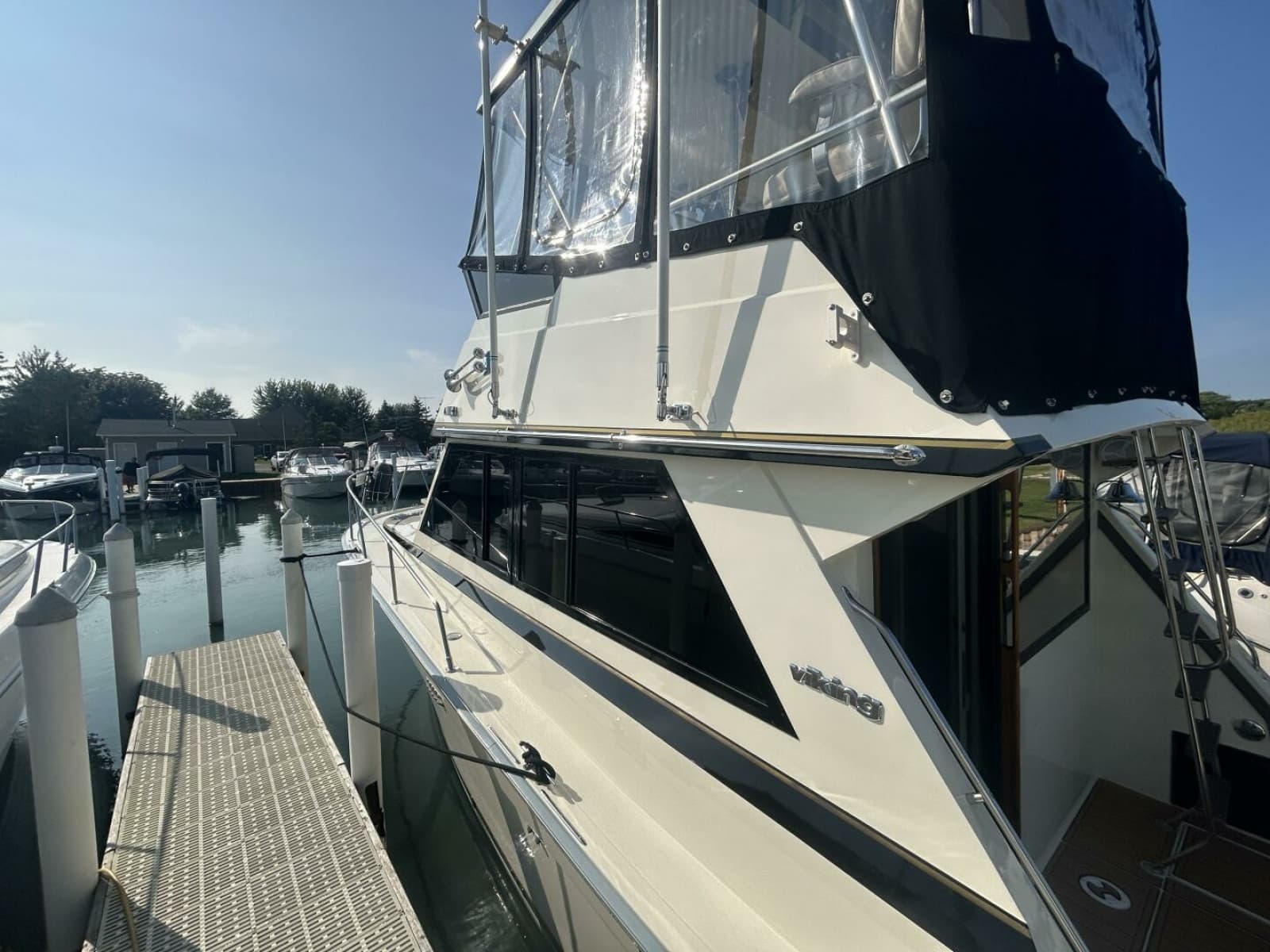 1986 Viking Boats 35 Convertible - Photo 9