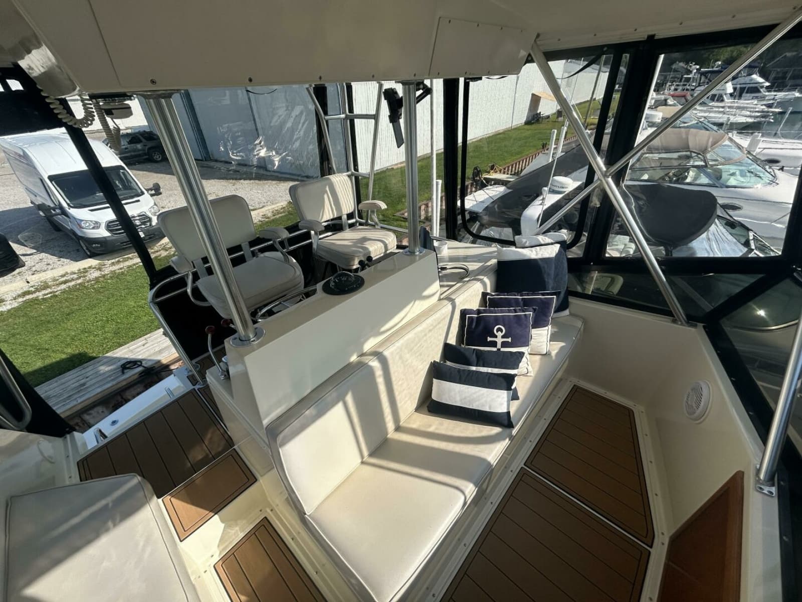 1986 Viking Boats 35 Convertible - Photo 20