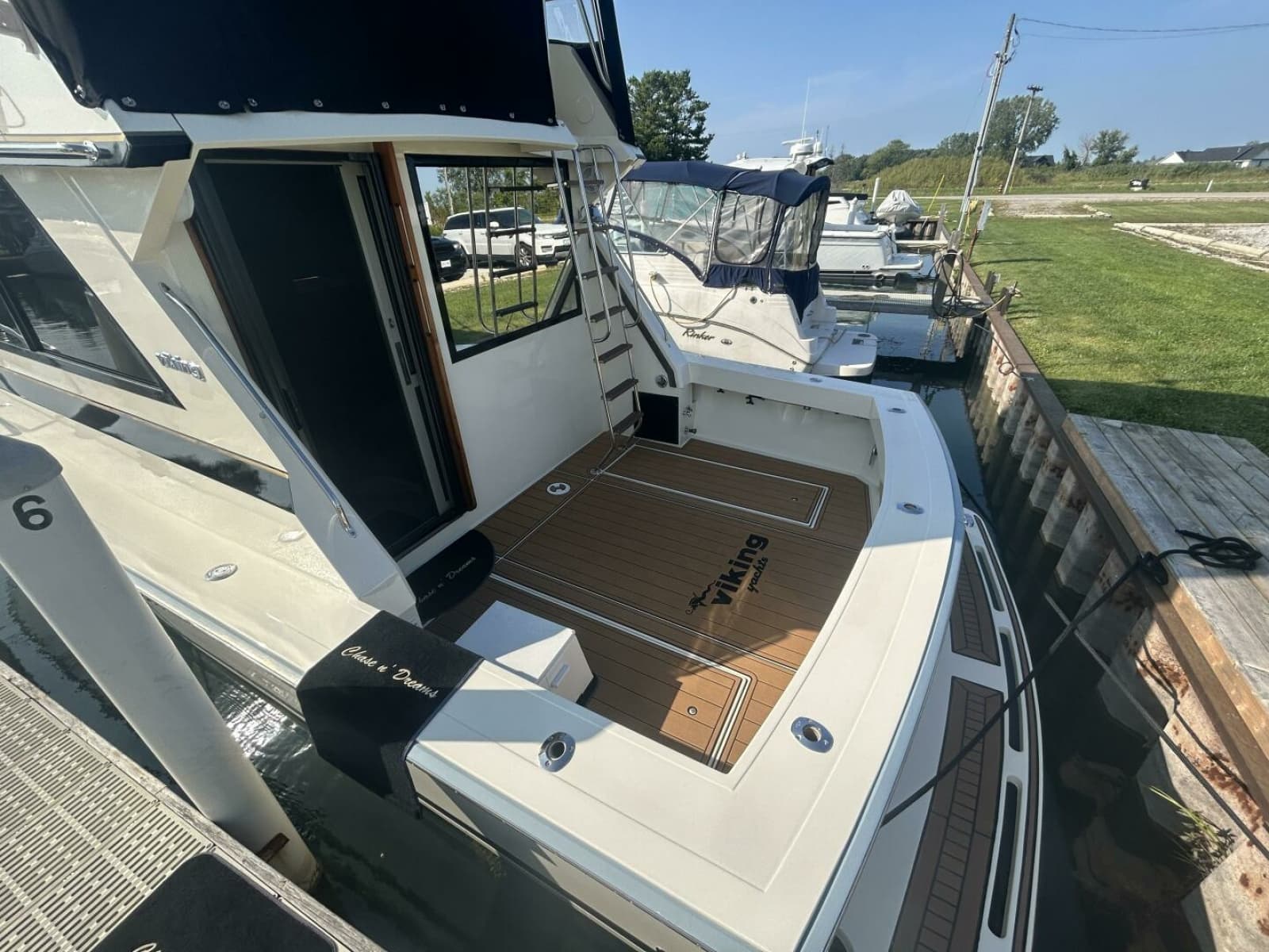 1986 Viking Boats 35 Convertible - Photo 8