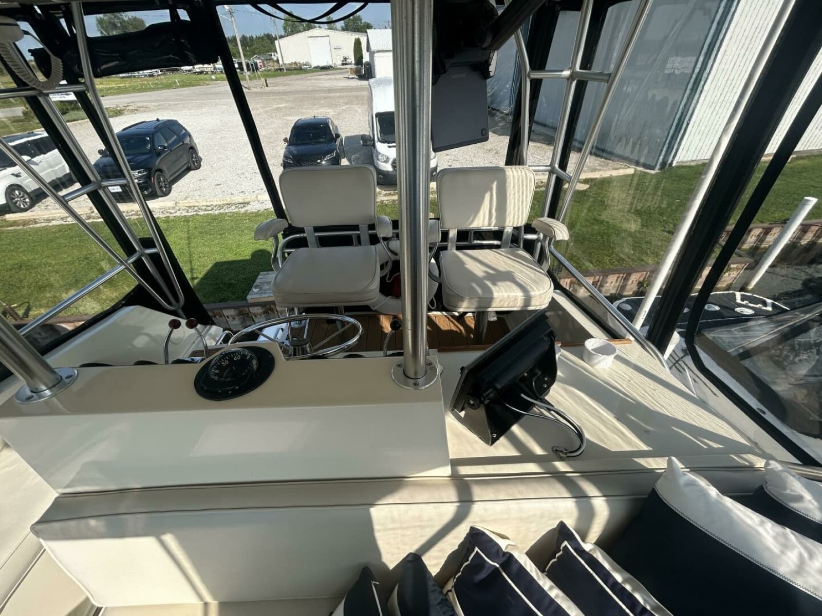 1986 Viking Boats 35 Convertible - Photo 22