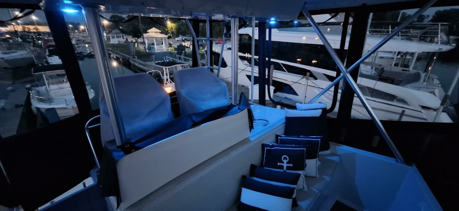 1986 Viking Boats 35 Convertible - Photo 52