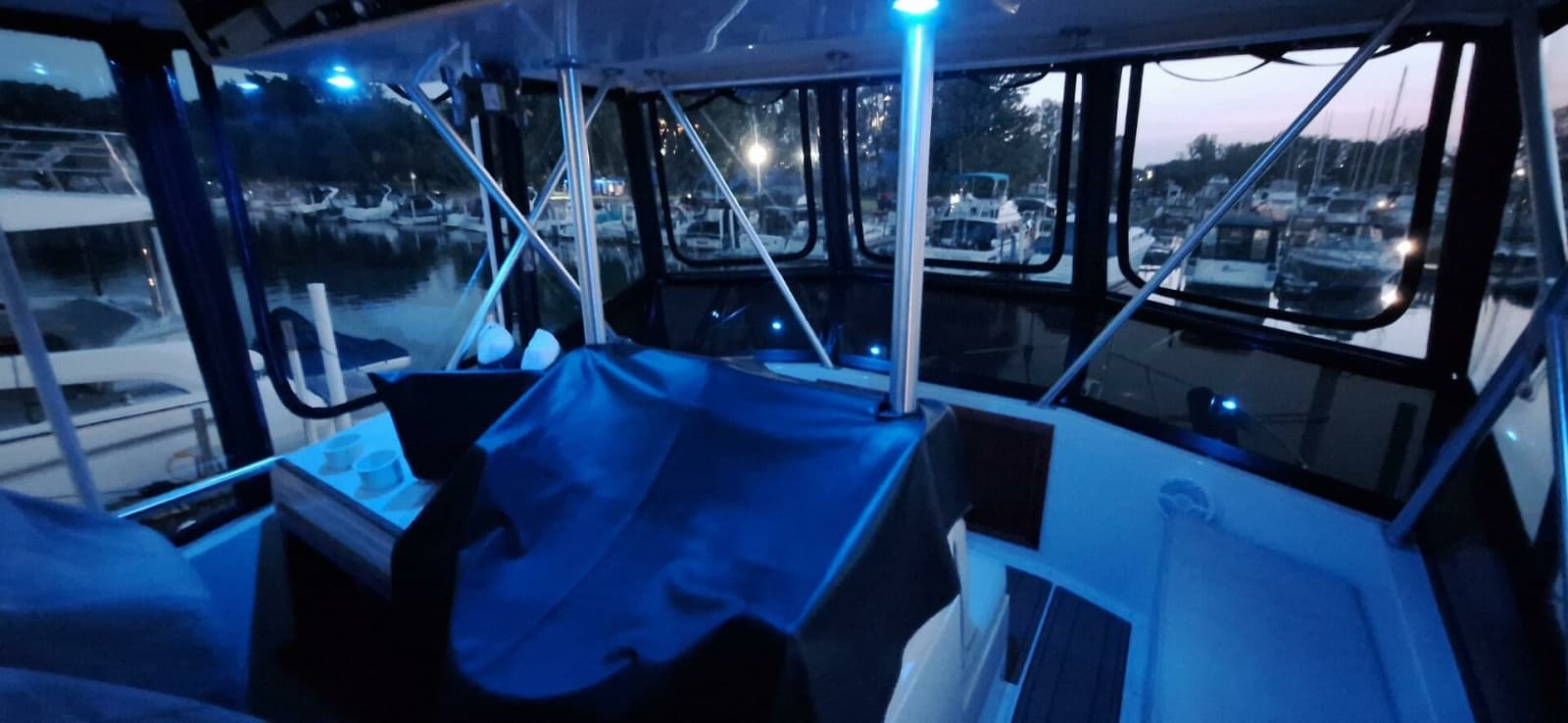 1986 Viking Boats 35 Convertible - Photo 53
