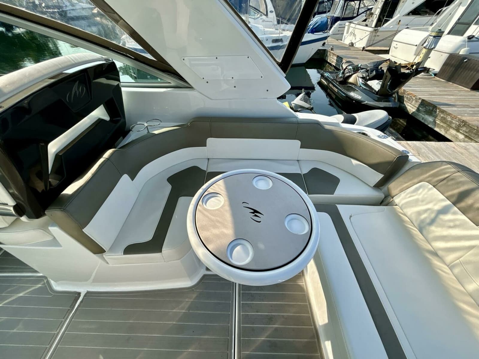 2018 Monterey 295 Sport Yacht - Photo 31