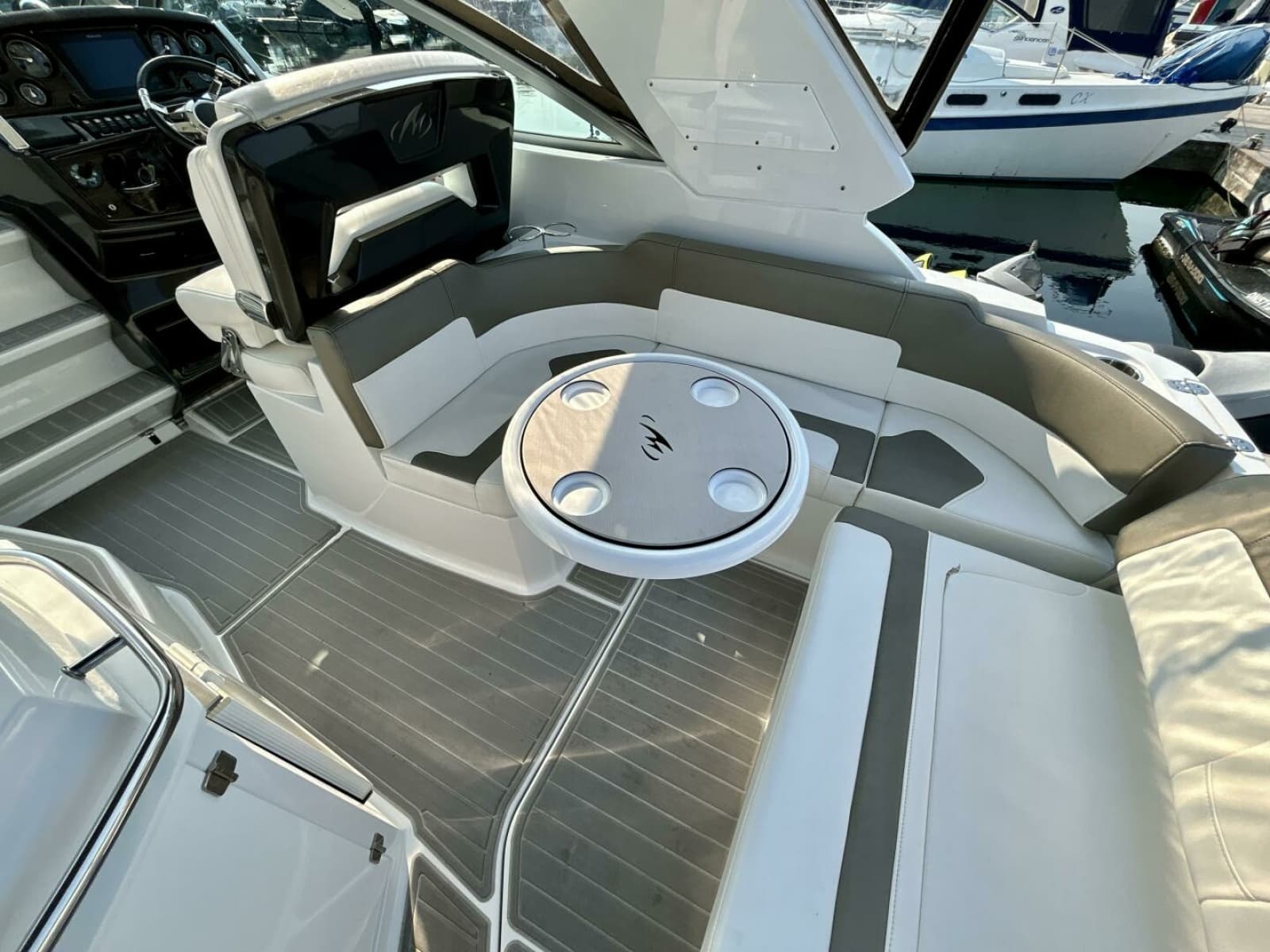 2018 Monterey 295 Sport Yacht - Photo 30