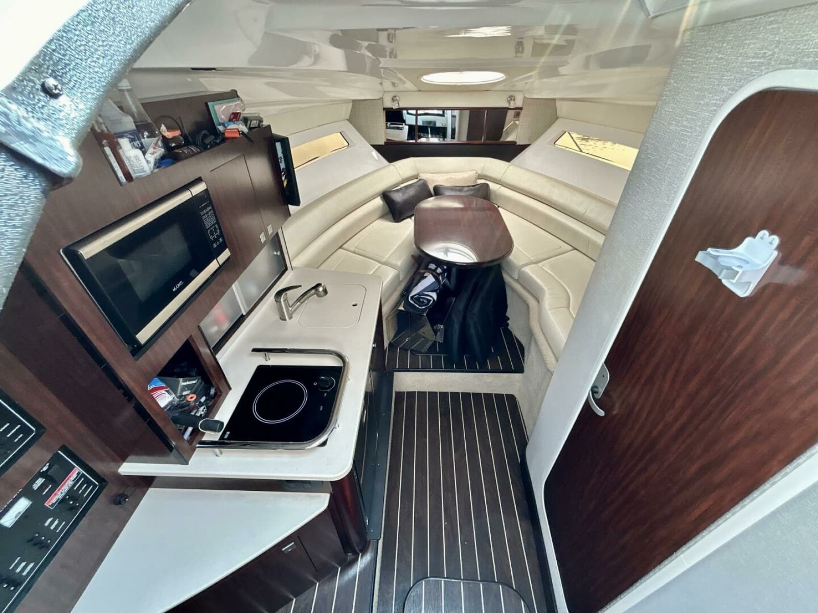 2018 Monterey 295 Sport Yacht - Photo 36