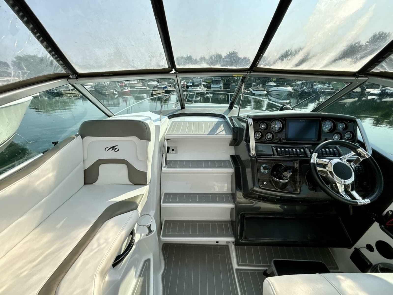 2018 Monterey 295 Sport Yacht - Photo 25