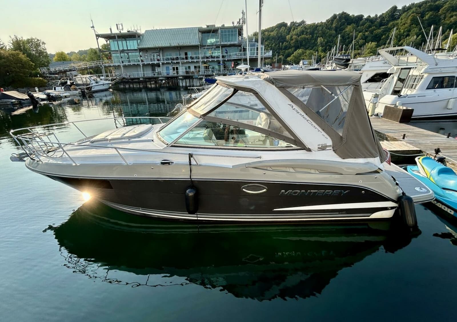2018 Monterey 295 Sport Yacht - Photo 3