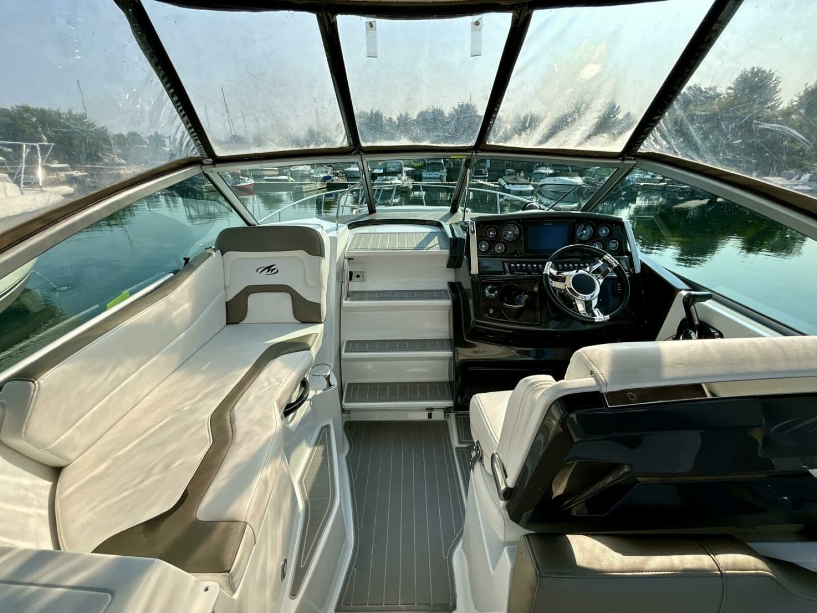 2018 Monterey 295 Sport Yacht - Photo 24