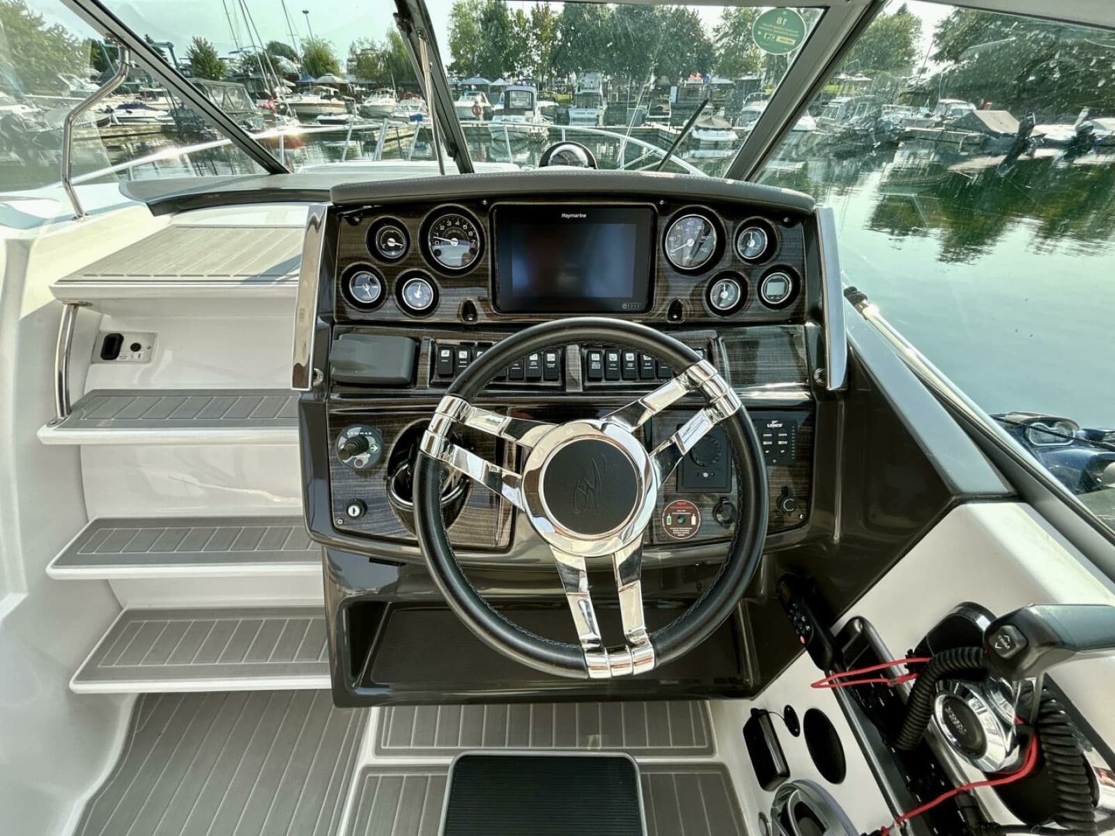 2018 Monterey 295 Sport Yacht - Photo 28