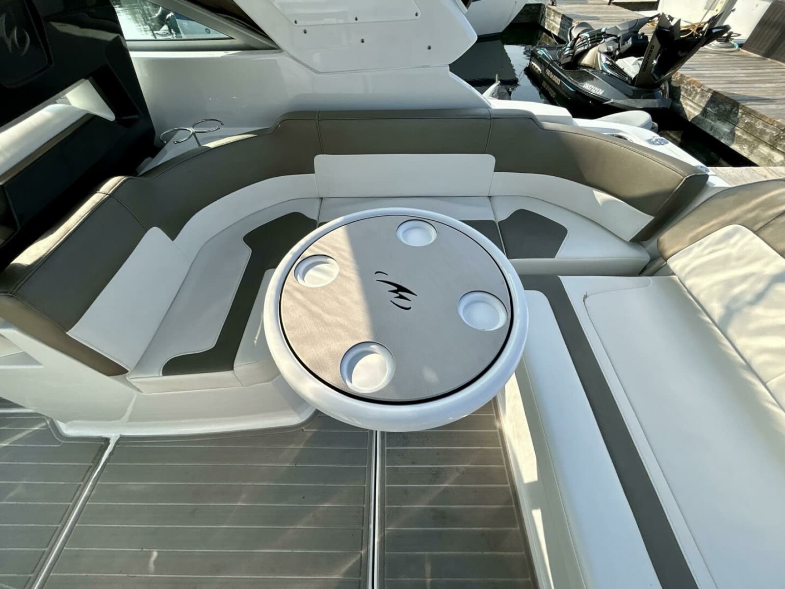 2018 Monterey 295 Sport Yacht - Photo 32