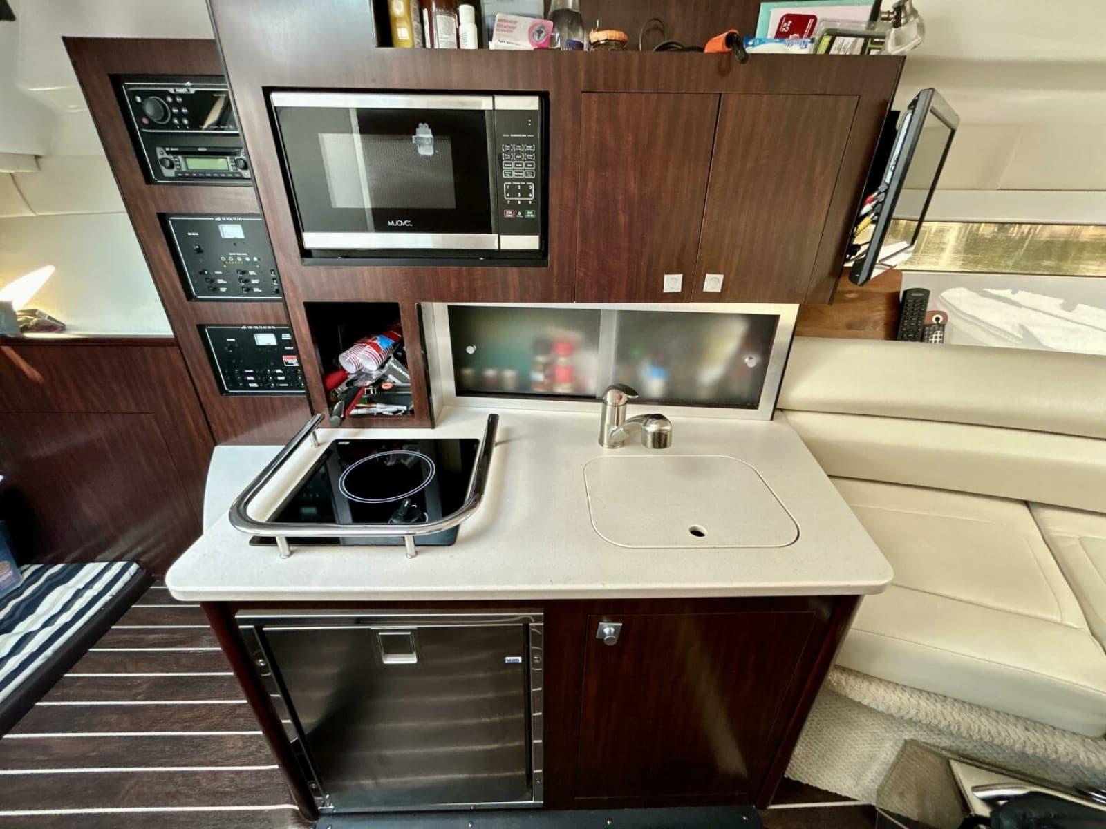 2018 Monterey 295 Sport Yacht - Photo 43