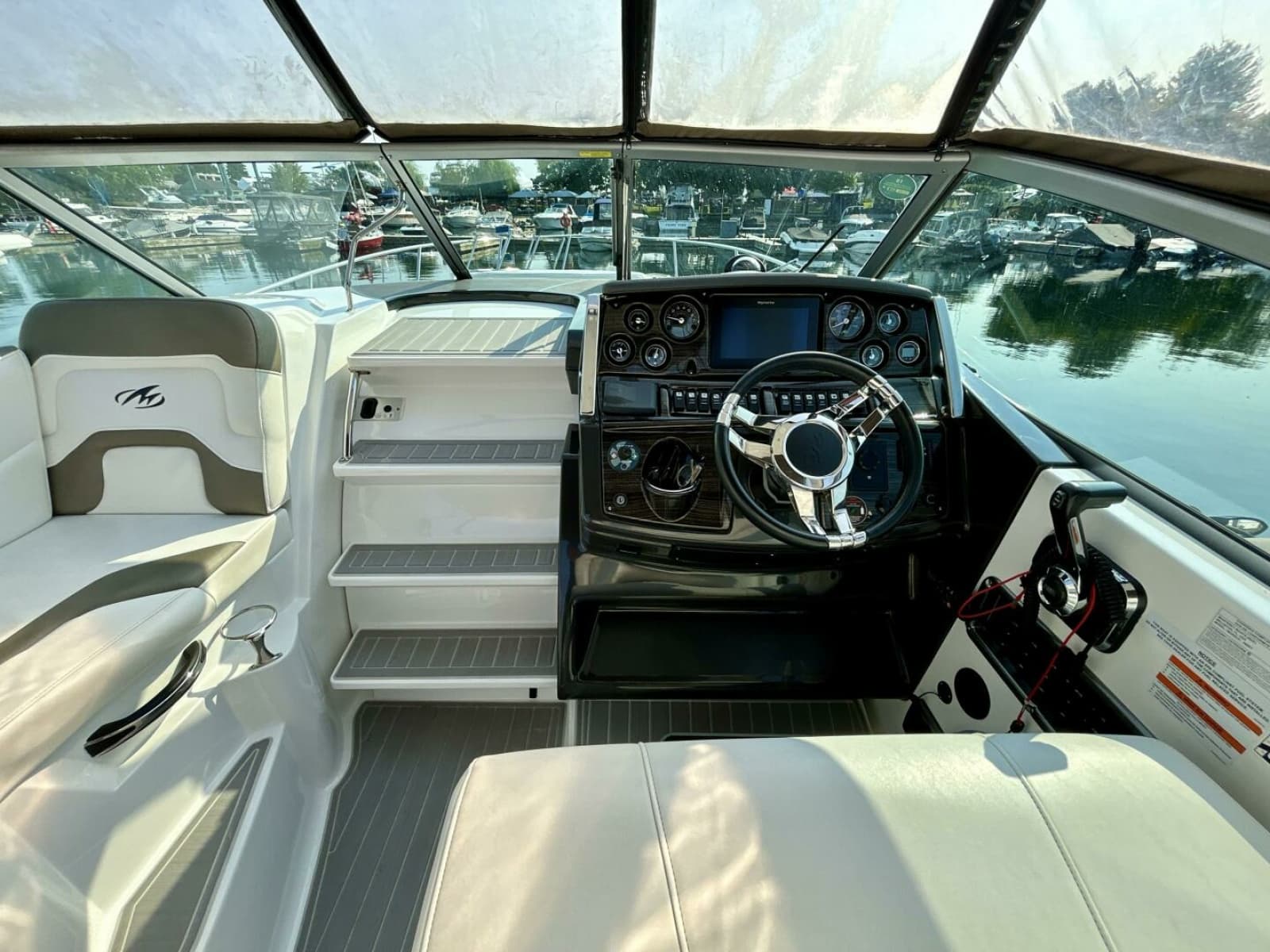 2018 Monterey 295 Sport Yacht - Photo 26