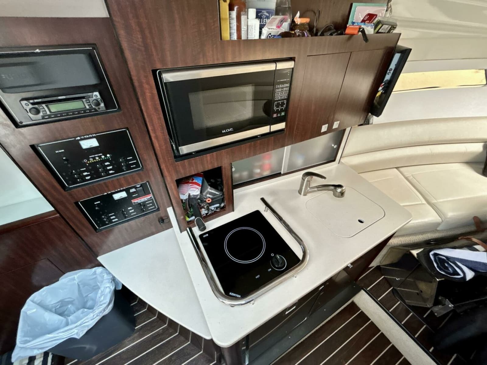 2018 Monterey 295 Sport Yacht - Photo 41