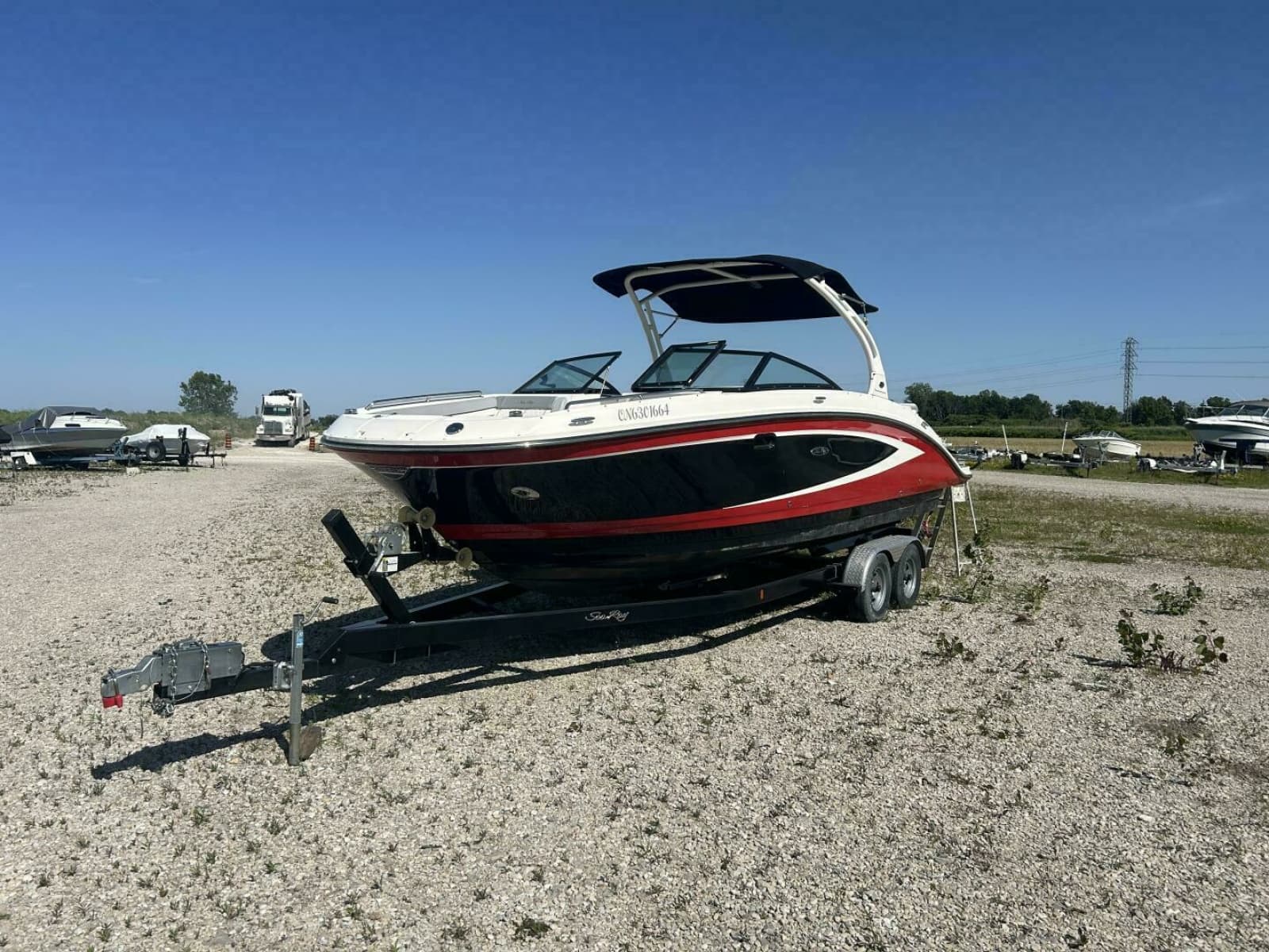 2016 Sea Ray 270 Sundeck - Photo 2