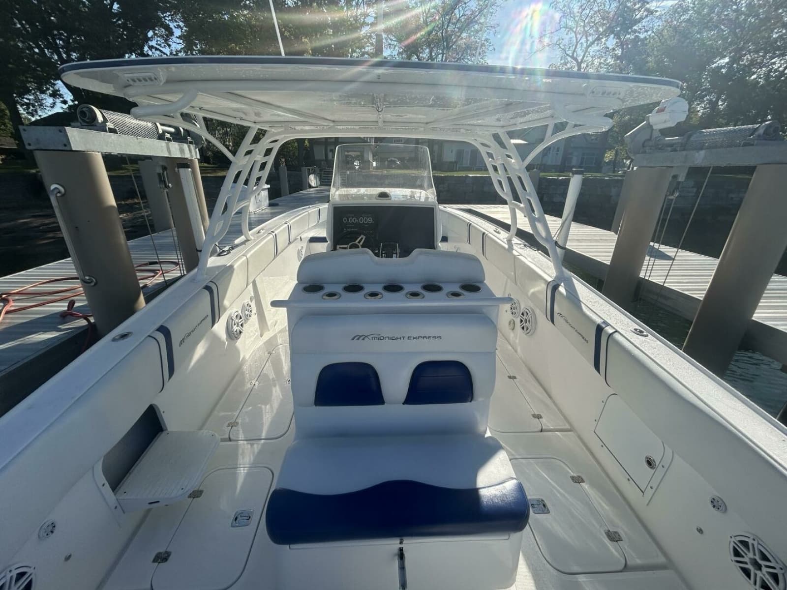 2016 Midnight Express 37 Open - Photo 19