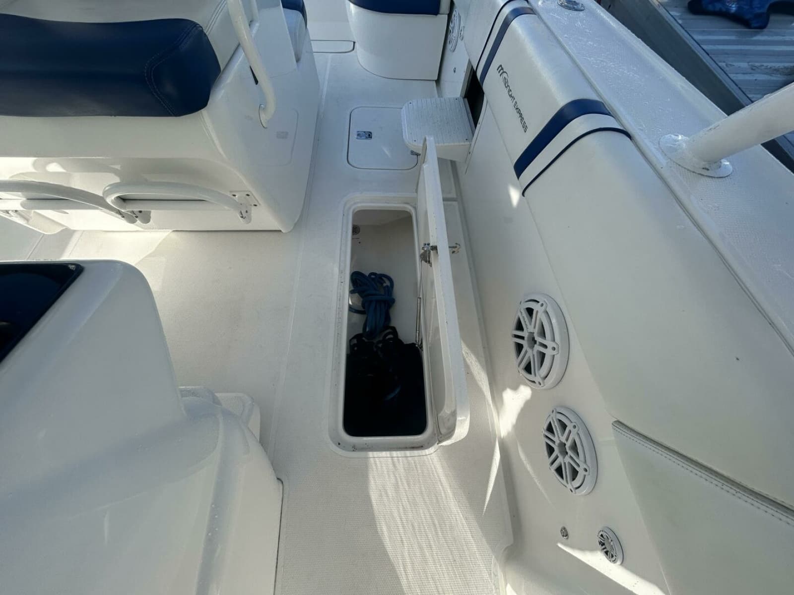 2016 Midnight Express 37 Open - Photo 59